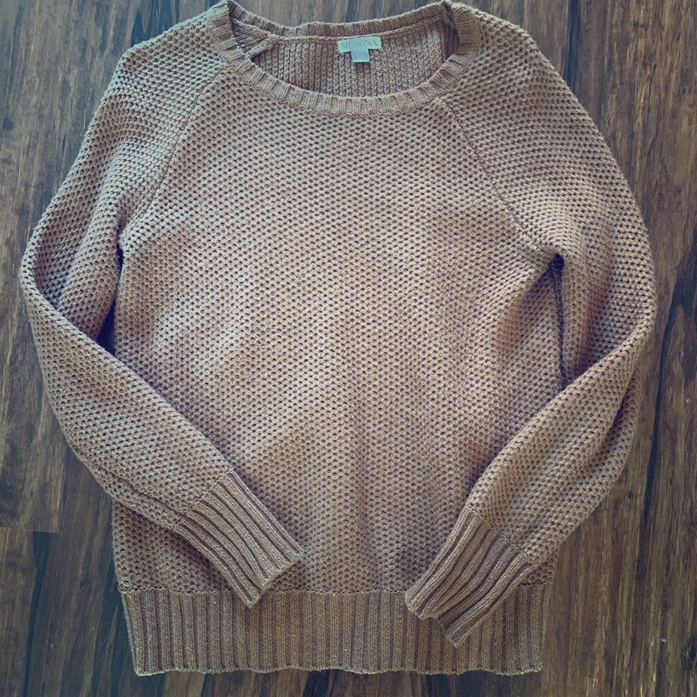 BROWN SWEATER